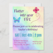 Uitnodiging om vijf te worden met fladderende vlin (Voorkant)