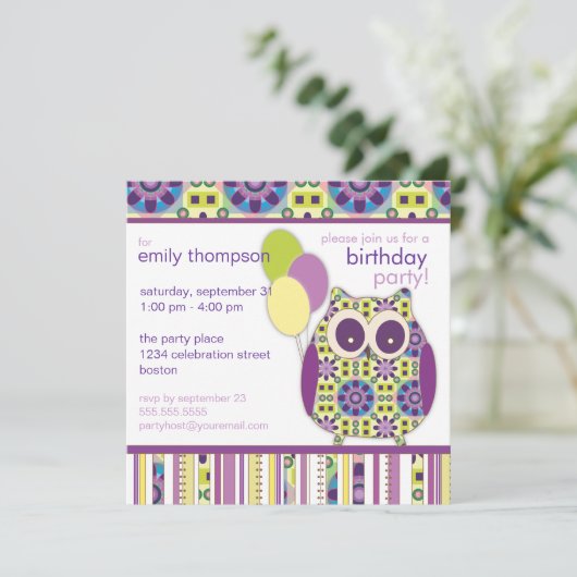 Uitnodiging Paarse Power Birthday Owl Party (Staand voorkant)