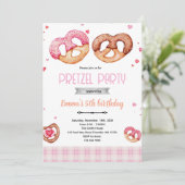 Uitnodiging pretzel feest thema (Staand voorkant)