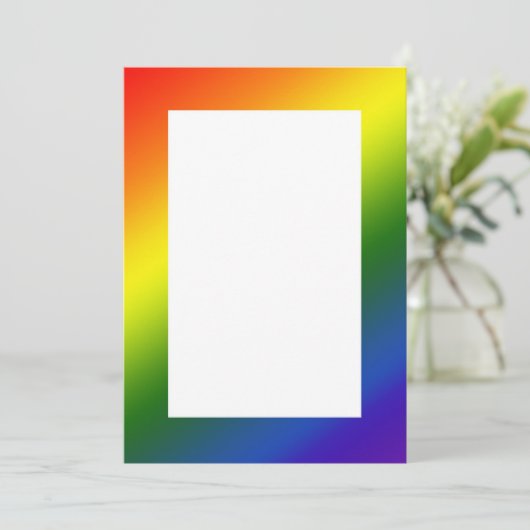 Uitnodiging radiogolflengte regenbooggradiënt (Staand voorkant)