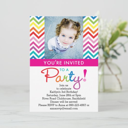 Uitnodiging Rainbow Chevron (Staand voorkant)