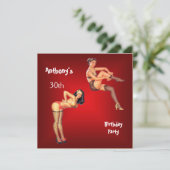 Uitnodiging rode Pin-up Girls Verjaardagsfeest (Staand voorkant)