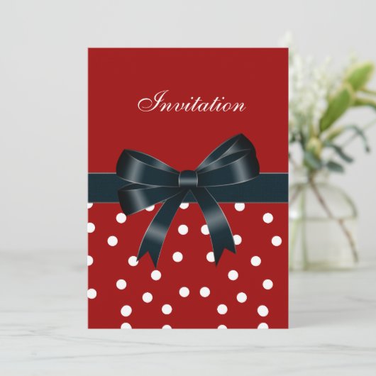 Uitnodiging Rode Witte Spots Zwarte Bogen (Staand voorkant)