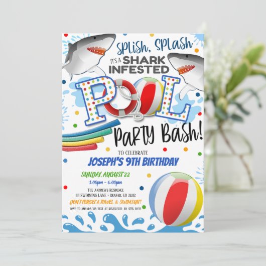 Uitnodiging Shark Attack Pool Feest (Staand voorkant)