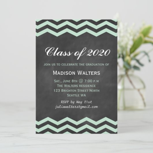 Uitnodiging tot Afstuderen van Mint en Chalkboard (Staand voorkant)