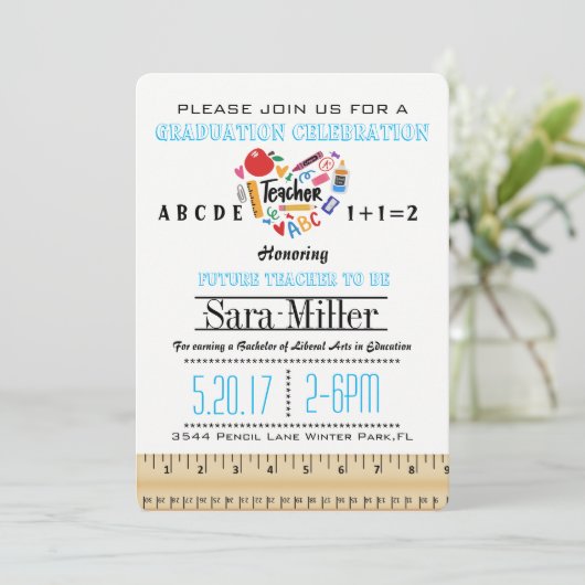 Uitnodiging tot Afstuderen van Ruler en Apple Teac (Staand voorkant)