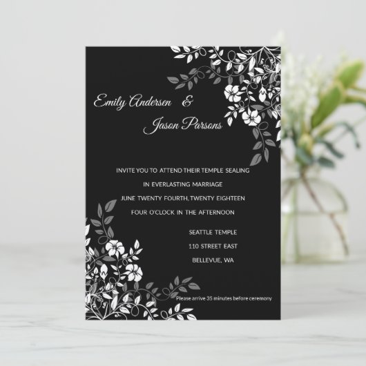 Uitnodiging tot bruiloft in zwarte en witte Floral (Staand voorkant)