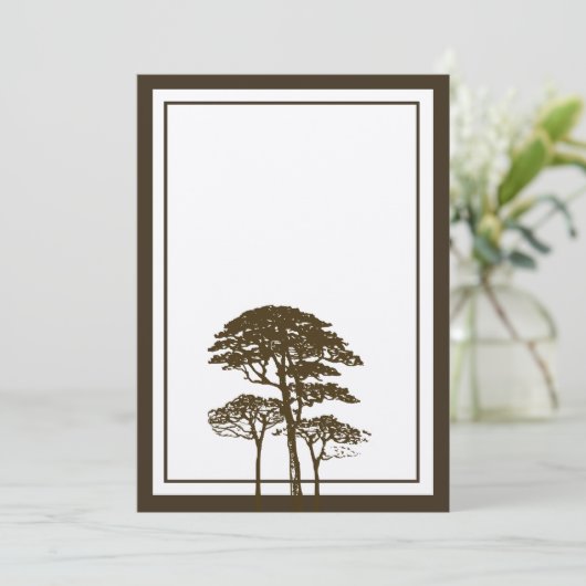 Uitnodiging tot bruin-eiken-bomen (Staand voorkant)