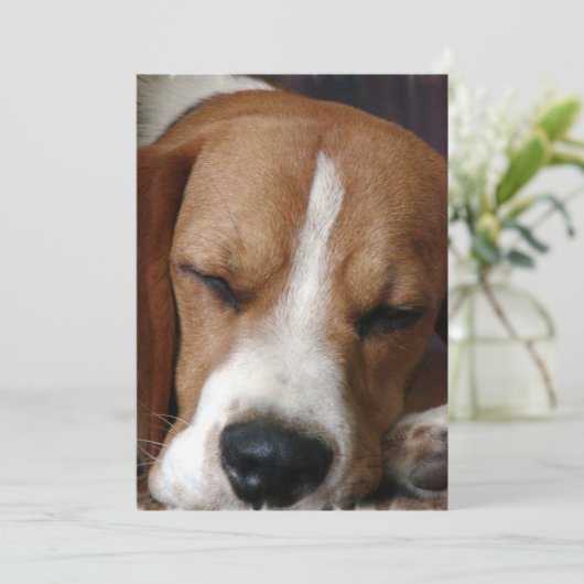 Uitnodiging tot het Snoozing Beagle (Staand voorkant)