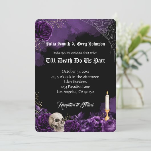 Uitnodiging tot Paarse en zwarte Gothic Wedding (Staand voorkant)