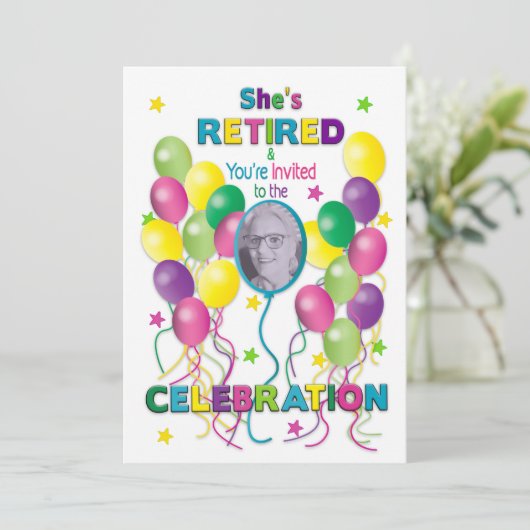 Uitnodiging tot pensionering Haar met ballonnen en (Staand voorkant)