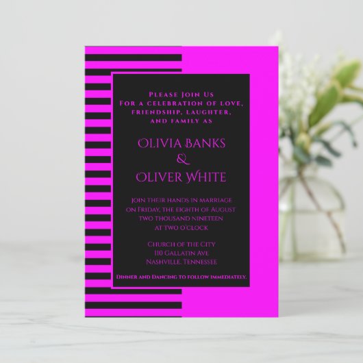 Uitnodiging tot roze en zwarte bruiloft (Staand voorkant)