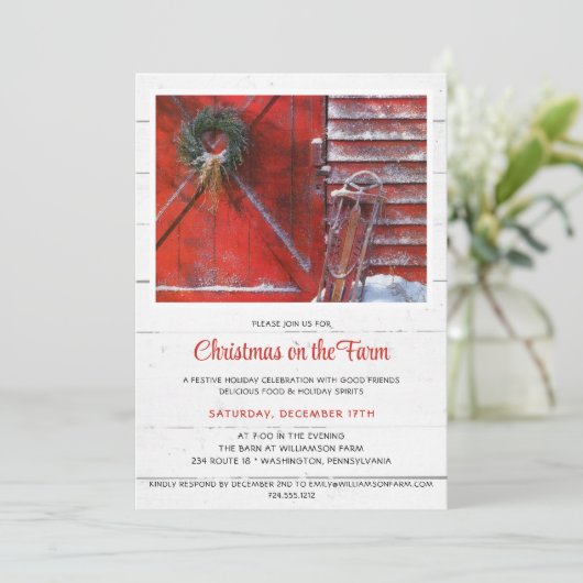 Uitnodiging tot Rustic Red Kerstmis Barn Holiday P (Staand voorkant)