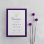 Uitnodiging tot uitreiking van de paarse afstudere<br><div class="desc">Een elegante afstuderen ceremonie met faux gold en paars. De tekstdetails en het afbeelding kunnen worden gepersonaliseerd.</div>