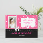 uitnodiging van de roze Birthday Party (Staand voorkant)