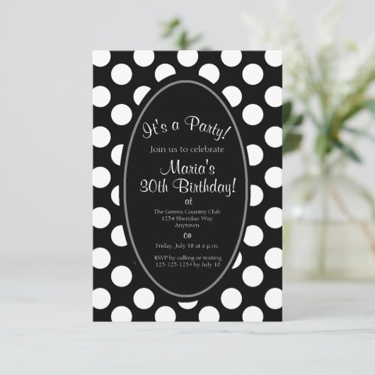 Uitnodiging van de Zwarte en Witte Polka Dot Party (Staand voorkant)