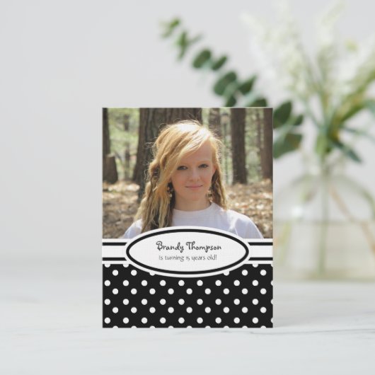 Uitnodiging van de Zwarte en Witte Polka Dot Party (Staand voorkant)