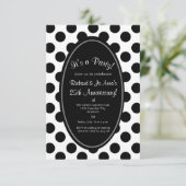 Uitnodiging van de Zwarte en Witte Polka Dot Party (Staand voorkant)