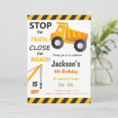Uitnodiging verjaardagsfeestje bouw dump truck (Staand voorkant)
