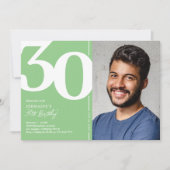 Uitnodiging voor 30e verjaardag met vette groene f (Voorkant)