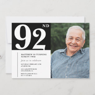 Uitnodiging voor 92ste verjaardag zwart-wit foto m