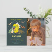 Uitnodiging voor 9e verjaardag jongen met dinosaur (Staand voorkant)