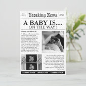 Uitnodiging voor baby shower van een krant (Staand voorkant)