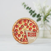 Uitnodiging voor babyfeestje 'Pizza Neutral Slice  (Staand voorkant)
