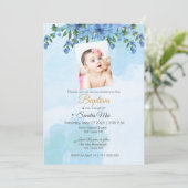 Uitnodiging voor blauwe bloemendoop (Staand voorkant)