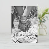 Uitnodiging voor bruiloft met handen (Staand voorkant)