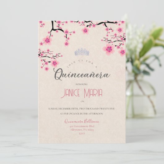 Uitnodiging voor Cherry Blossom Quinceañera (Staand voorkant)