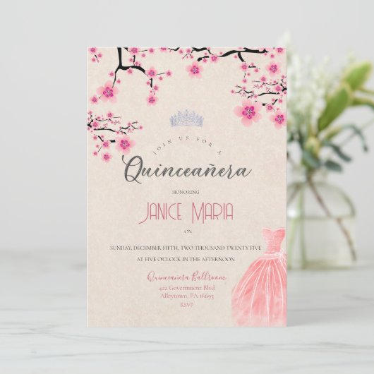 Uitnodiging voor Cherry Blossom Quinceañera (Staand voorkant)