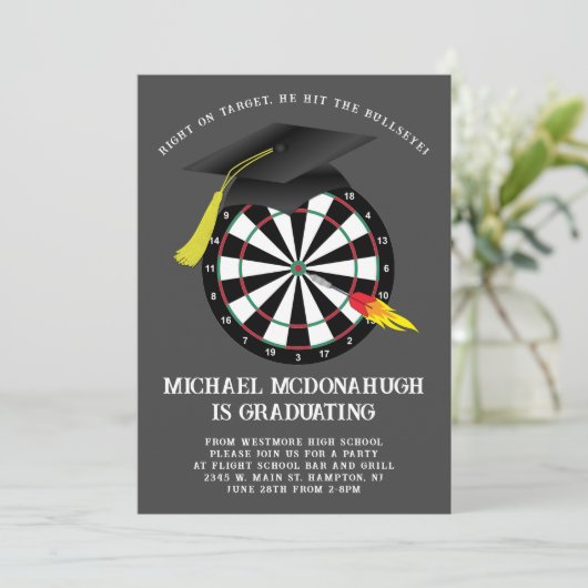 Uitnodiging voor Dart Board Graduation Party (Staand voorkant)