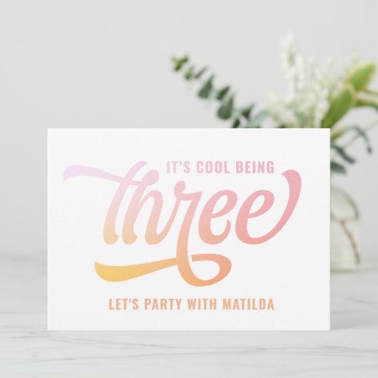 Uitnodiging voor de derde verjaardag van de zomerr (Staand voorkant)