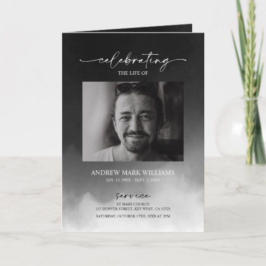 Uitnodiging voor de uitvaartdienst in grijze mist  (Voorkant)