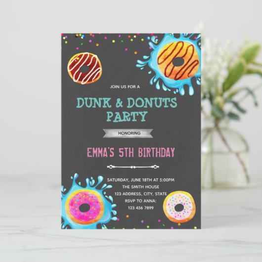 Uitnodiging voor Donut- en dunk-verjaardagsfeest (Staand voorkant)