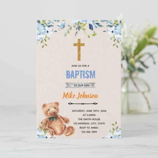 Uitnodiging voor doopviering met blauwe bloemenbee (Staand voorkant)