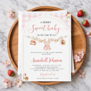 Uitnodiging voor een baby shower met een bessen th