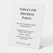 Uitnodiging voor een gepersonaliseerd verjaardagsf reclamebord met voetstuk (Voorkant)