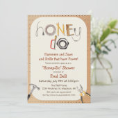 Uitnodiging voor een 'Honey Do' koppel bruidsfeest (Staand voorkant)