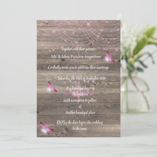 Uitnodiging voor een -roze vlinder bruiloft (Staand voorkant)