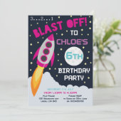 Uitnodiging voor een verjaardagsfeestje met een ru (Staand voorkant)