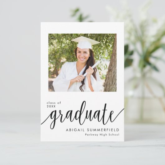 Uitnodiging voor Elegant Script Photo Graduparty (Staand voorkant)