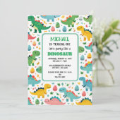 Uitnodiging voor gepersonaliseerde dinosaurus verj (Staand voorkant)