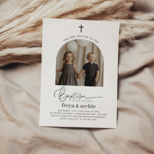 Uitnodiging voor gezamenlijke doop met boogfoto