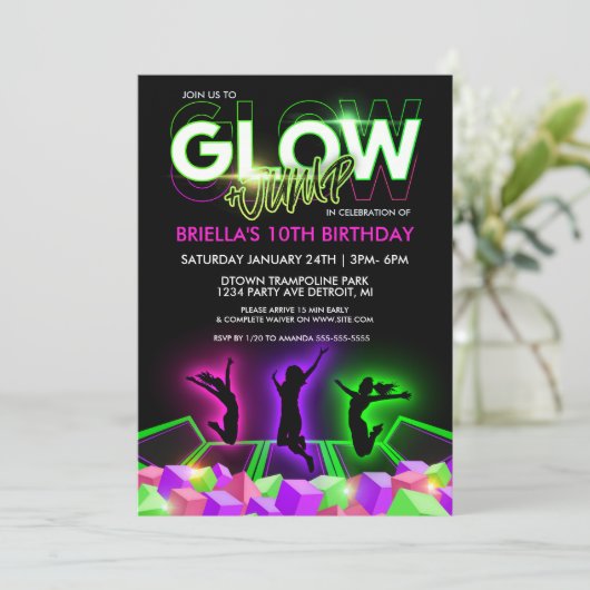Uitnodiging voor Girls Glow Trampoline Park (Staand voorkant)
