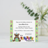 Uitnodiging voor Groene Birthday Cadeau Beer (Staand voorkant)