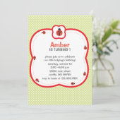 Uitnodiging voor groene en rode poka-stippen (Staand voorkant)