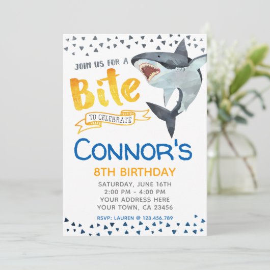Uitnodiging voor haaien, verjaardagsfeestje bij zw (Staand voorkant)