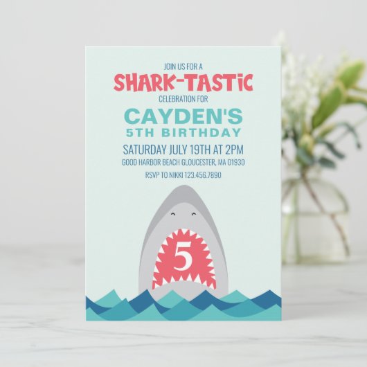 Uitnodiging voor haaienborst (Staand voorkant)